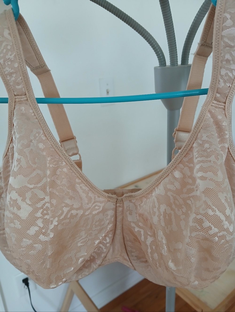 Wacoal Beige Lace Effect Unpadded  Underwire Bra Size 36DDD Padded Straps Adjust